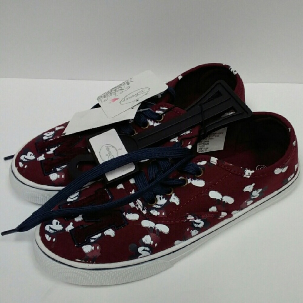 Dinsey Mickey Mouse Sneakers size 6
